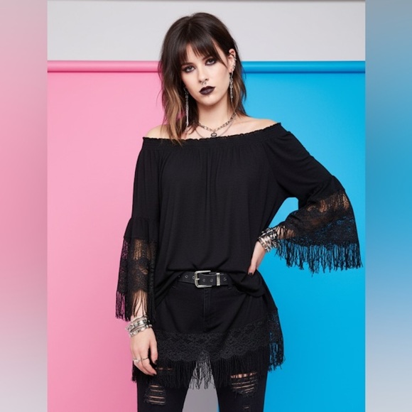 Bellissima Black Lightweight Fringe Crochet Blouse Size Small Whimsy Goth - Picture 12 of 12